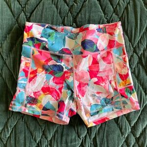 Zyia Active Floral Light n Tight Pocket Hustle Shorts, Size L
